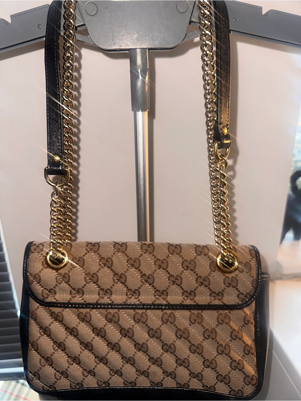 Gucci Brown Beige GG Canvas Shoulder Bag with Gold Chain - Picture 2 of 5